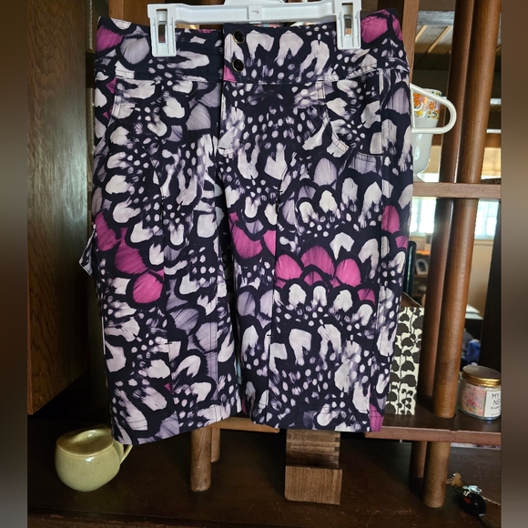 Shredly MTB Floral Patterned Shorts 00 - Picture 1 of 5